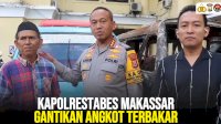 VIDEO: Kapolrestabes Makassar Gantikan Angkot Terbakar saat Demo Kawal Putusan MK Depan Unibos Makassar