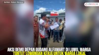 VIDEO: Aksi Demo Depan Gudang Alfamart di Luwu, Warga Tuntut Lowongan Kerja untuk Warga Lokal
