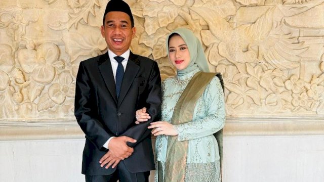 Rudianto Lallo (Kiri) bersama sang istri dr Irnawati Astuti (Kanan). (Istimewa)