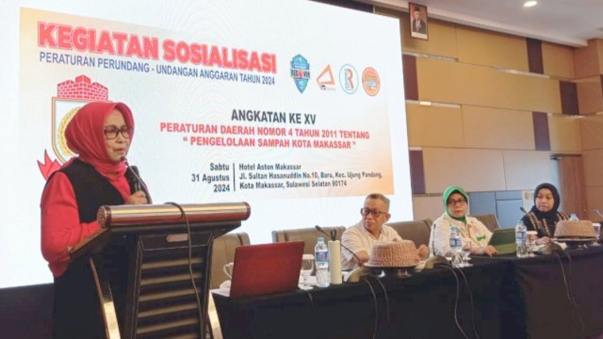 Apiaty Amin Syam Ajak Masyarakat Makassar Peduli Terhadap Sampah