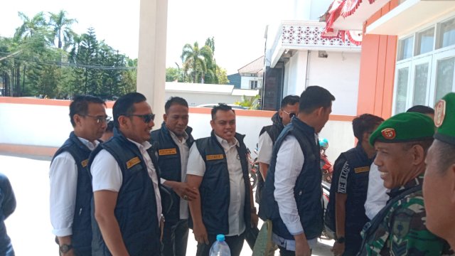 Tim hukum AURAMA' melapor ke Bawaslu Gowa. ist