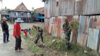 Babinsa Koramil 02 Bangkala Ajak Warga Karya Bakti Pembersihan Saluran Air