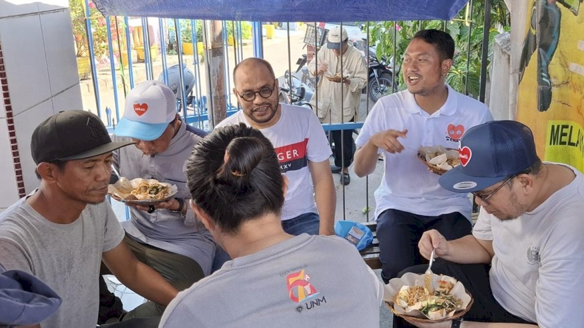 Hobi Sejak Kecil, Seto Doyan Makan di Warung Pinggir Jalan
