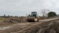 Progres Pelebaran Jalan TMMD Ke-122 Kodim 1425 Jeneponto di Desa Tuju Sudah 50 Persen