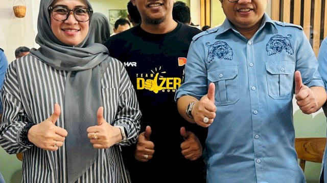 Koordinator Kabupaten tim Dozer Gowa, Hasrul Abdul Rajab (tengah). Ist