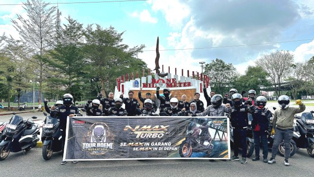Peserta Nmax Tour Boemi Nusantara singgah di Titik 0 Bone. Foto: Istimewa.