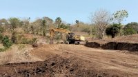 Progres Perintisan dan Pelebaran Jalan Melalui TMMD Ke-122 Kodim 1425 Jeneponto di Desa Tuju Capai 80 Persen