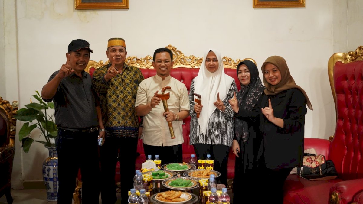 Amir-Irma Terima Pusaka Adat, Lambang Kepercayaan Leluhur