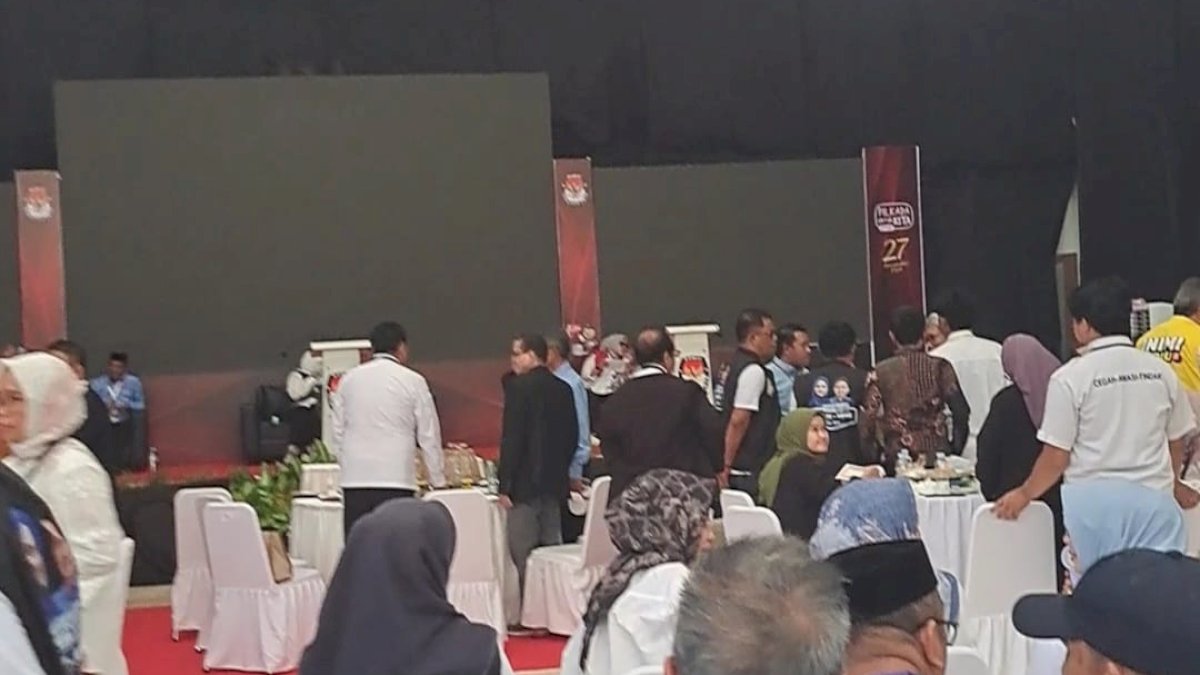 Listrik Padam, Debat Perdana Pilkada Barru Dinilai Kurang Siap
