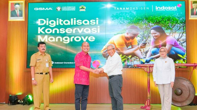 Indosat hadirkan teknologi IoT dukung konservasu mangrove. Foto: Istimewa.
