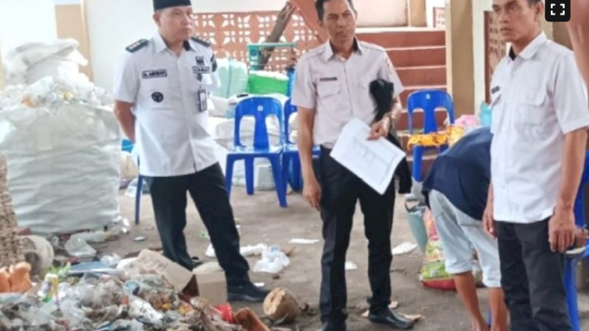 Camat Sangkarrang Kunjungi TPS3R di Barrang Lompo