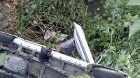 VIDEO: Mobil Terjun di Jembatan Kanal Jalan Hj. Saripa Makassar