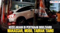 VIDEO: Kecelakaan di Pertigaan Boulevard Makassar, Mobil Tabrak Tiang
