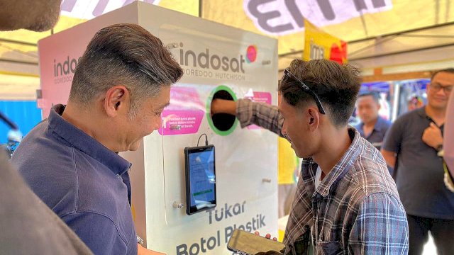 Dropbox Indosat untuk menukarkan sampah menjadi pulsa. Foto: Istimewa.