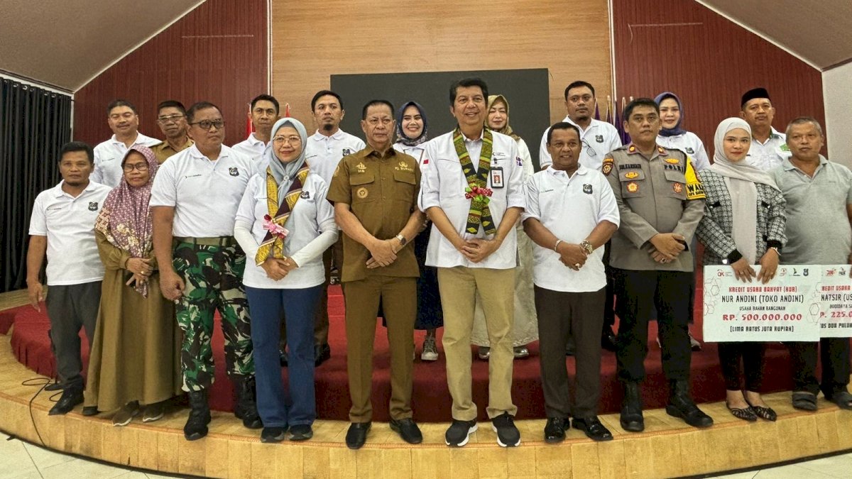 OJK Bersama Bank Sulselbar Edukasi Literasi Keuangan kepada Pelajar dan UMKM