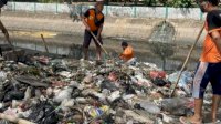 Satgas Kanal Dinas PU Makassar Rutin Bersihkan Kanal Al Markaz untuk Cegah Banjir