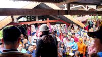 Darmawangsyah Bangga Kesetiaan Warga Bungaya Menunggu di Tengah Hujan Deras