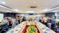 Rektor Melepas 7 Tim Kontingen UNM menuju Abdidaya Ormawa 2024 di Bali