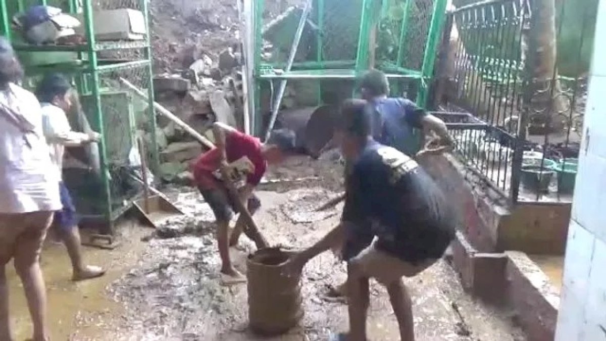 Tembok SD Pannara Makassar Roboh Akibat Longsor