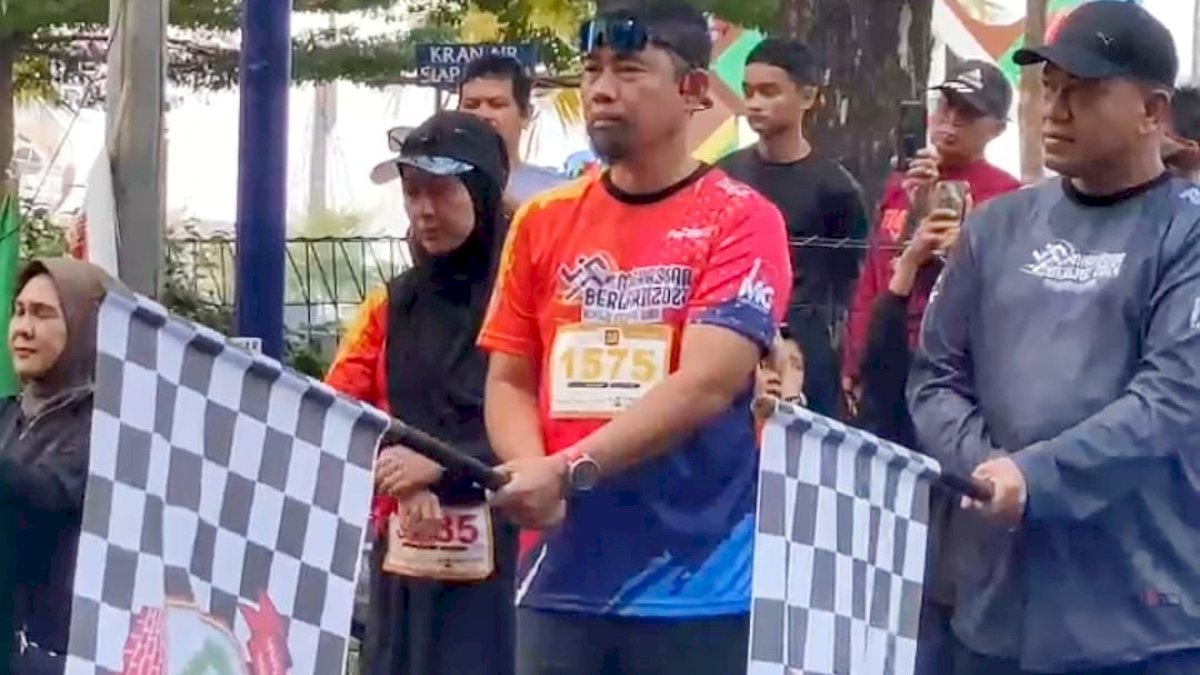 Menuju Pilkada Damai, Pjs Wali Kota dan Kapolrestabes Lepas Peserta Kareba 10K Makassar Berlari