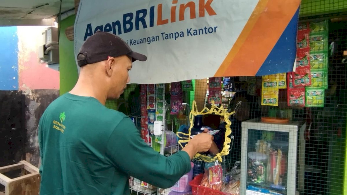 AgenBRILink di Tengah Kebun Kelapa Sawit Berhasil Dekatkan Layanan Perbankan dengan Masyarakat