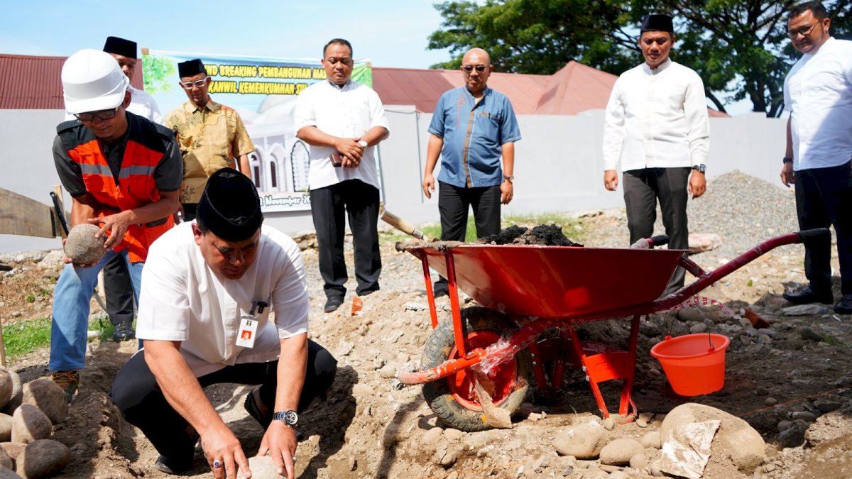 Peletakan Batu Pertama Tandai Pembangunan Mesjid Kanwil Kemenkumham Sulsel
