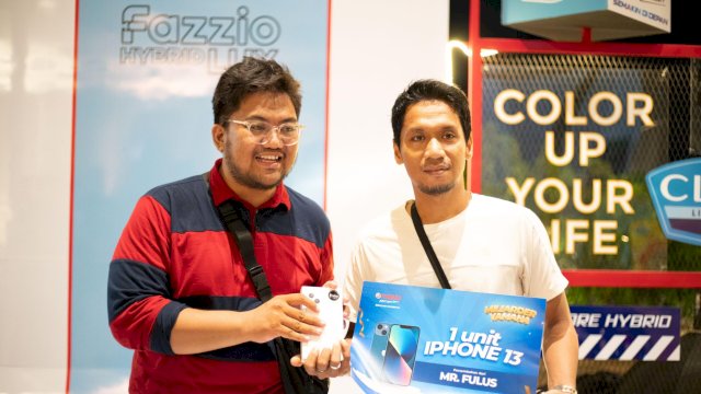 Pemenang hadiah iPhone roadshow Yamaha Miliarder 2025. Foto: Istimewa.