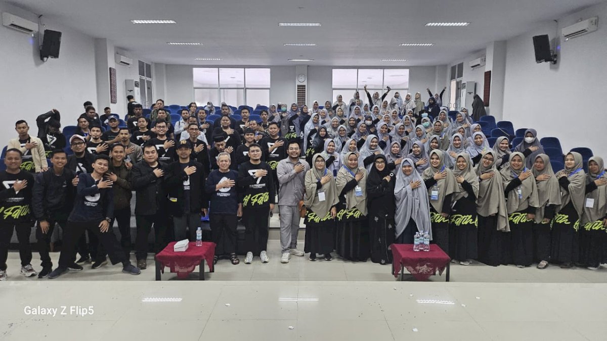 Seminar Kesehatan dan Donor Darah Meriahkan Peringatan Hari Guru di SIT Al Fatih
