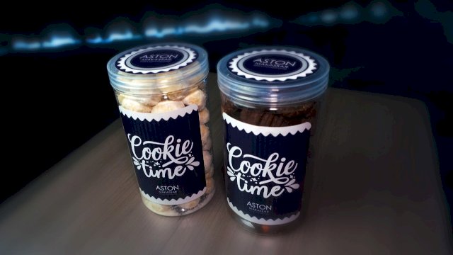 Promo hampers cookies Aston Makassar. Foto: Istimewa.