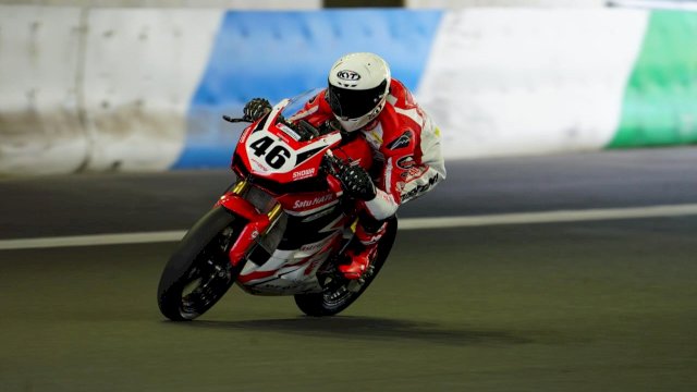 Pembalap AHRT bersama CBR250RR. Foto: Istimewa.