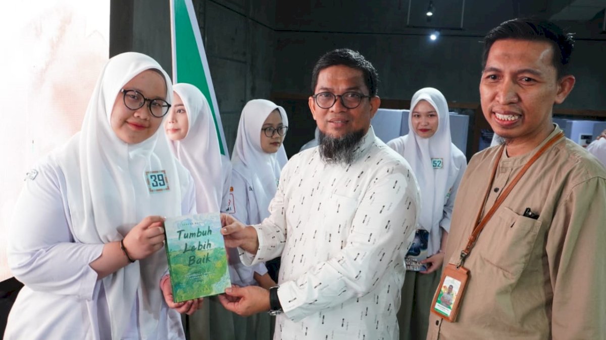 Kepala Dinas Pendidikan Sulsel Hadiri Athirah Baruga Education Expo 2024, Apresiasi Karya Siswa