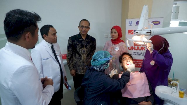 Pemeriksaan gigi gratis di RSGMP Universitas Hasanuddin. Foto/SS