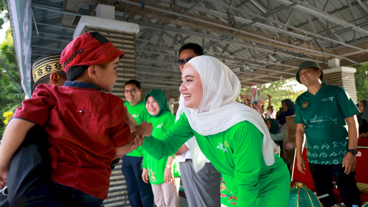 Saksikan Karnaval Budaya, dr Ulfah Ajak Masyarakat Barru Terus tumbuhkan Rasa Yassiberrui