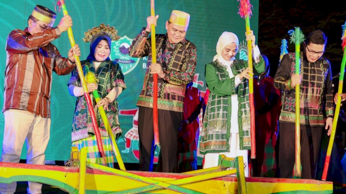 Bupati dan dr Ulfah Resmi Buka Festival Gau Maraja Meompalo Karellae