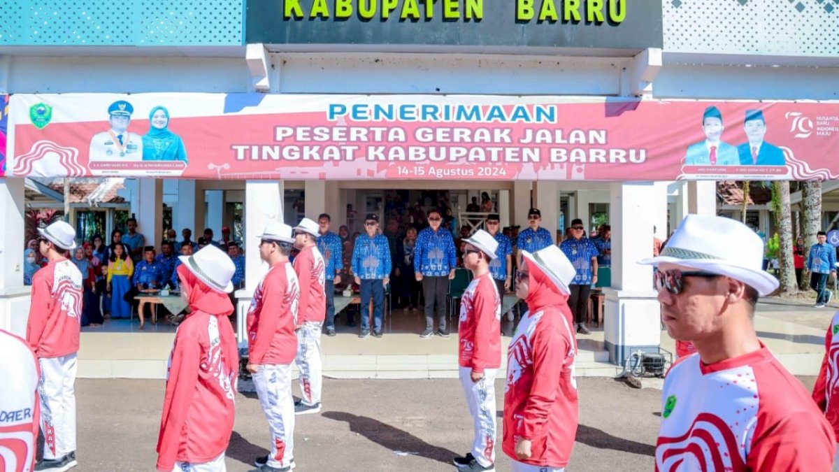Gerak Jalan di Barru Diikuti berbagai Kalangan Masyarakat