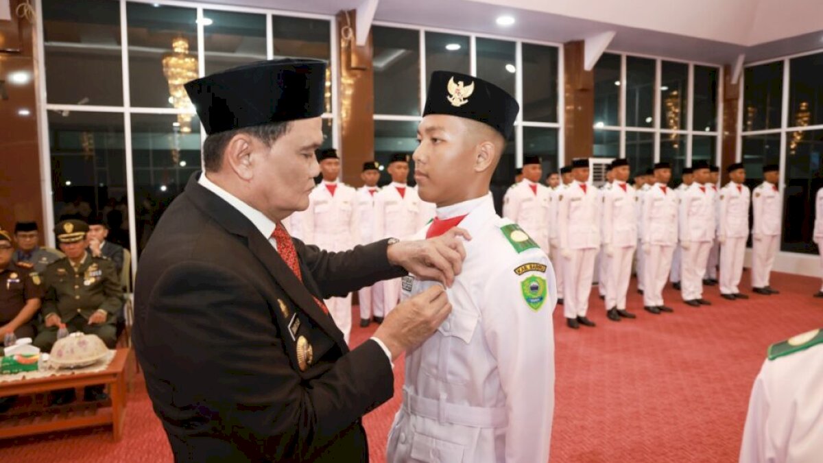 70 Calon Paskibraka Dikukuhkan Bupati Barru