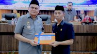 Bupati Barru Serahkan Ranperda Perubahan APBD 2024 ke DPRD Barru