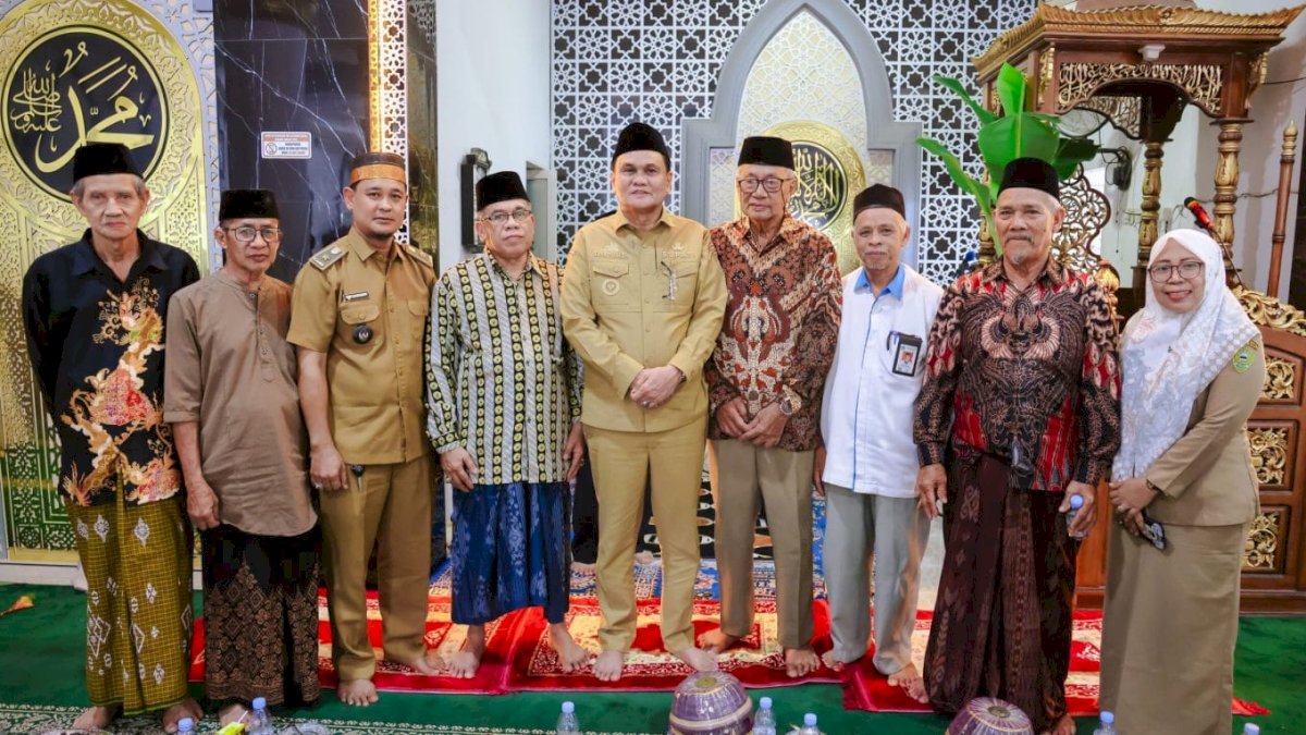 Hadiri Maulid, Bupati Barru Ajak Warga Makmurkan Masjid