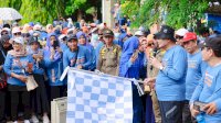 Peringatan HGN 2024, Bupati Barru Jalan Santai Bersama Para Guru