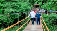 Jadi Impian Warga, Bupati Barru Resmikan Jembatan di Desa Harapan