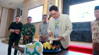 Puncak Milad Gappembar, Suardi Saleh Potong Tumpeng dan Ucapkan Selamat