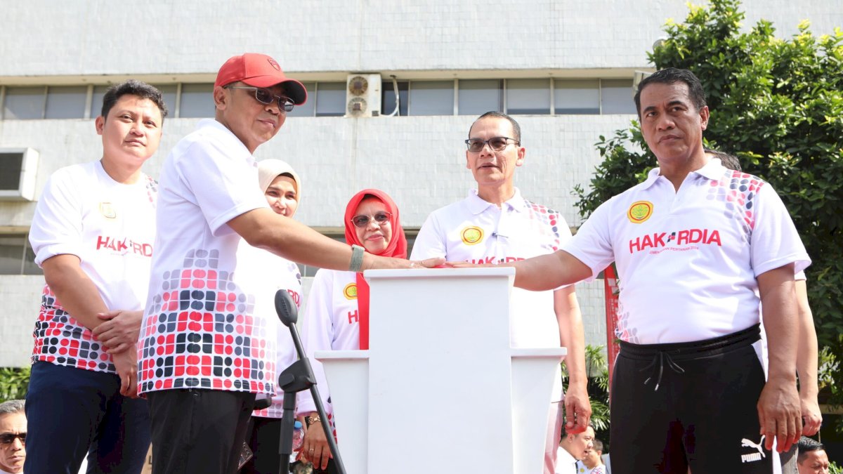 Amran Sulaiman Tegaskan Perang Melawan Korupsi di Kementan dengan Simbol Sajadah dan Tikus