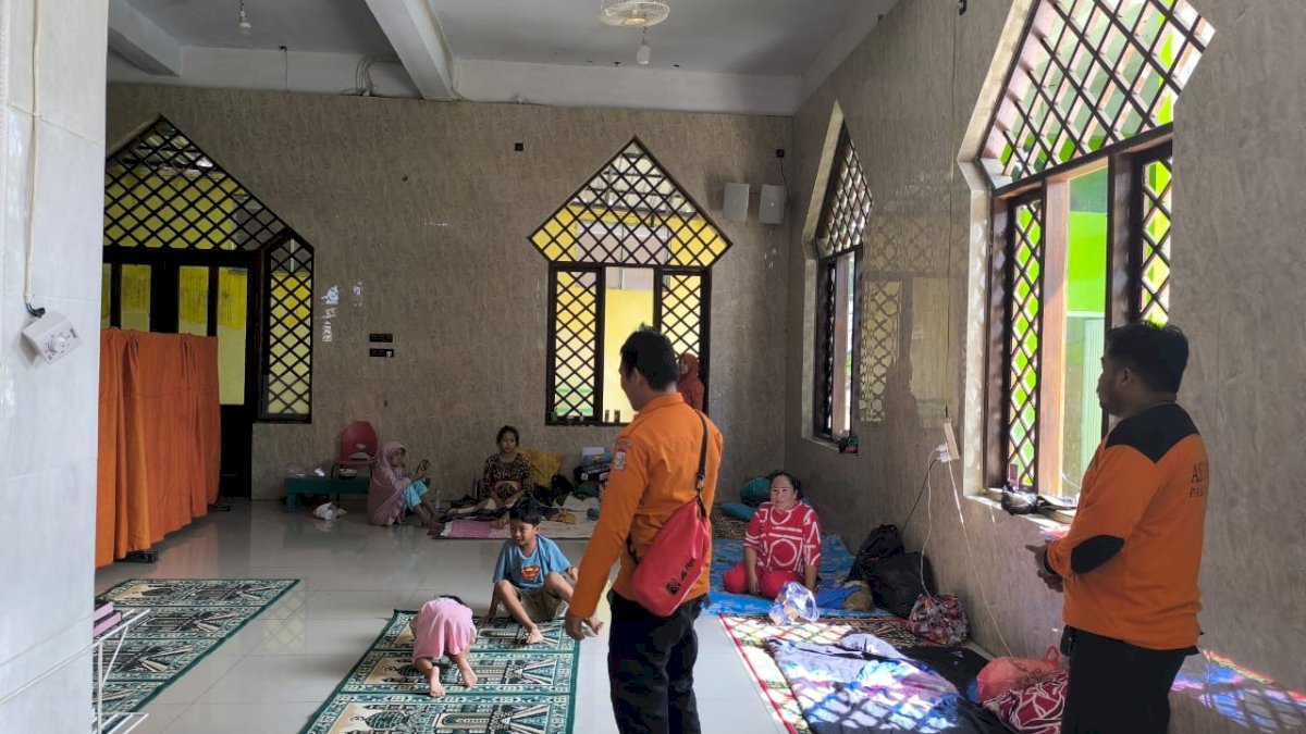 465 Warga Makassar Mengungsi Imbas Banjir, Tersebar di 5 Posko Pengungsian