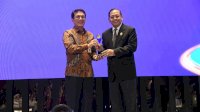 Kemenkum Raih Terbaik ke 3 Anugerah Keterbukaan Informasi Publik 2024