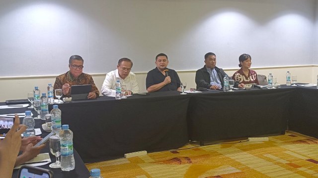 Appi bersama tim transisi yang telah dibentuk. Foto/SS