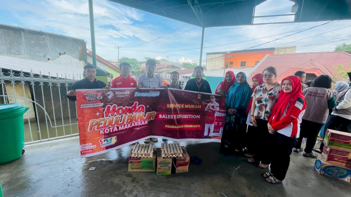 Asmo Sulsel Beri Bantuan Masyarakat Terdampak Banjir di Makassar