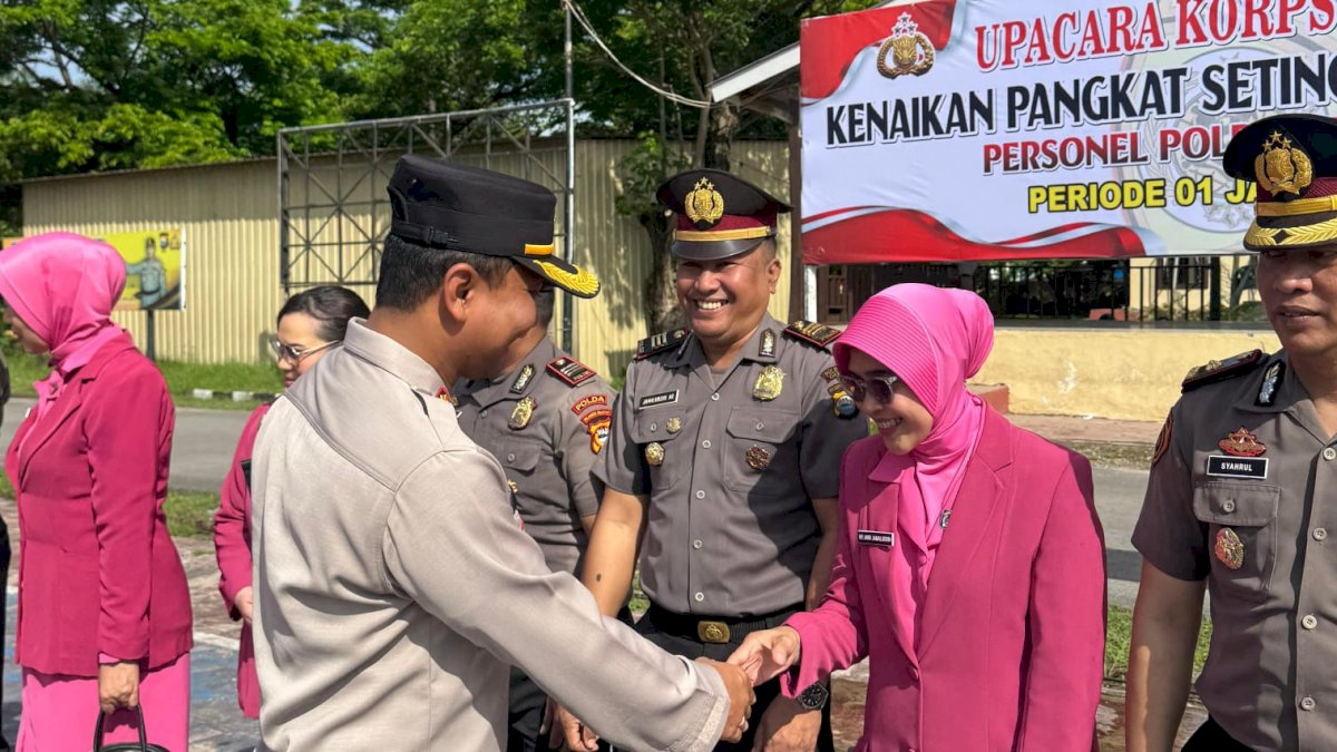 Kapolres Jeneponto Pimpin Upacara Korps Raport Kenaikan Pangkat 32 Personel Polres Jeneponto