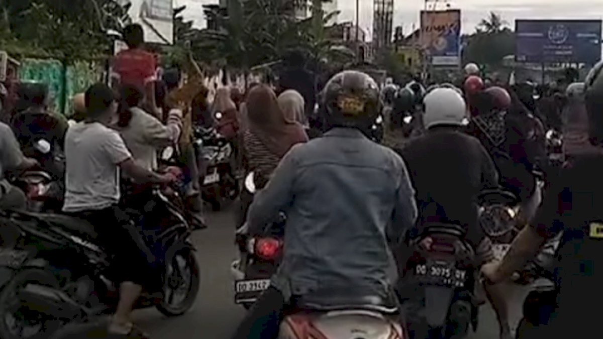 VIDEO: Pengantar Jenazah dengan Pengendara Nyaris Bentrok di Pettarani Makassar
