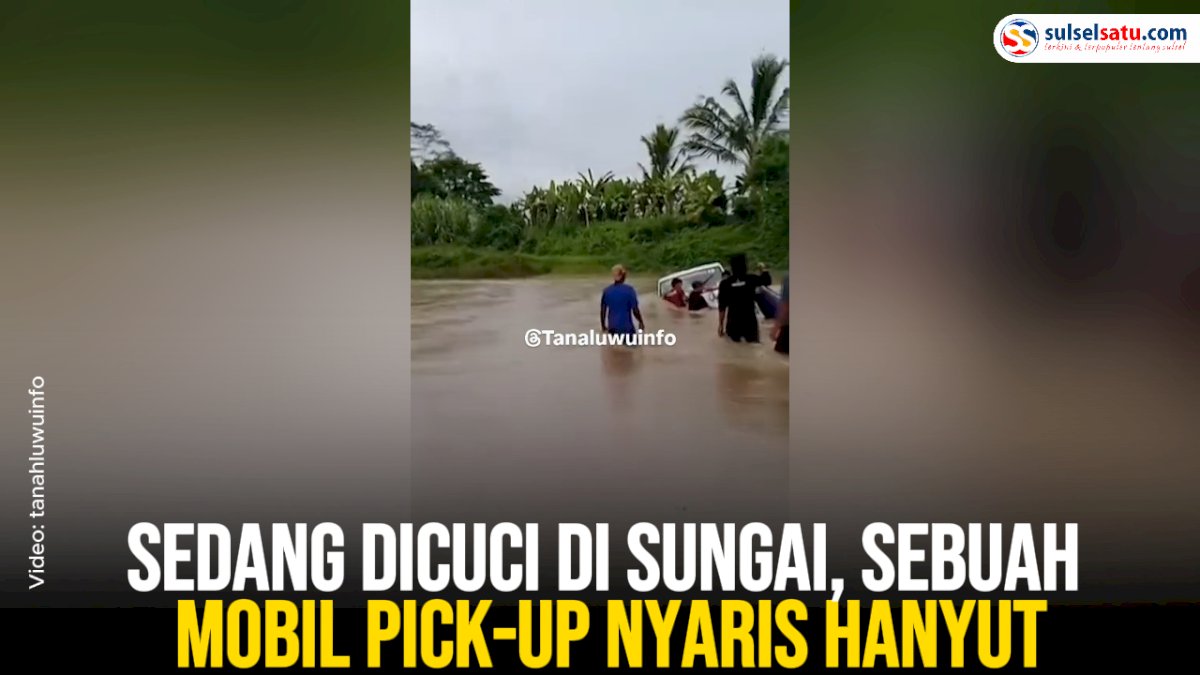 VIDEO:Sedang Dicuci di Sungai, Sebuah Mobil Pick-up Nyaris Hanyut