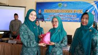 dr Ulfah Buka Bimtek Pelatihan Peningkatan Kapasitas TP PKK Desa Lompo Tengah